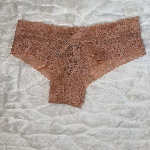 Victoria's Secret - Picture 5 of 6